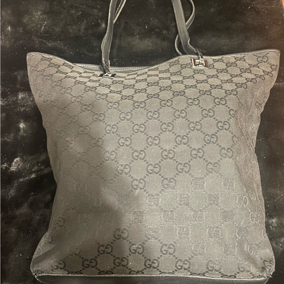 - Gucci GG canvas tote bag black style number 31243 - Picture 14 of 14